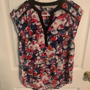 XS V neck Floral Blouse ✨🔥